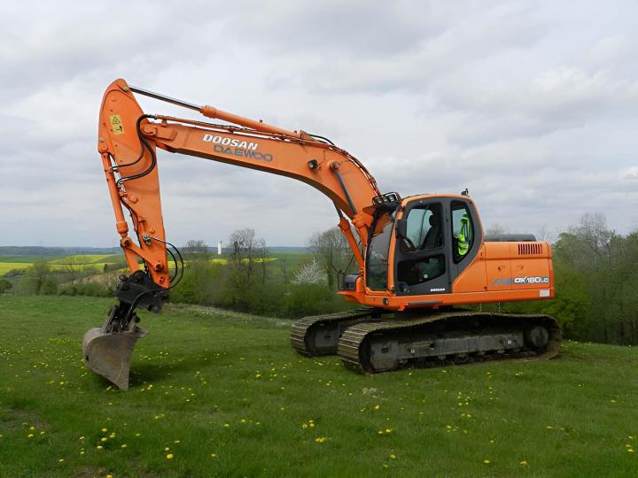 Nous simplifions vos chantiers avec notre service de location expert.